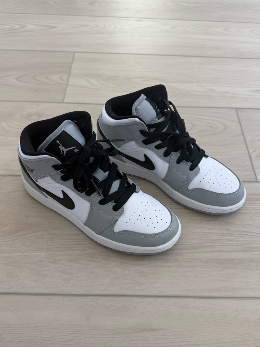 Air Jordan 1Mid (GS)